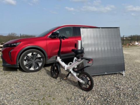 Mini station solaire trottinettes vélos